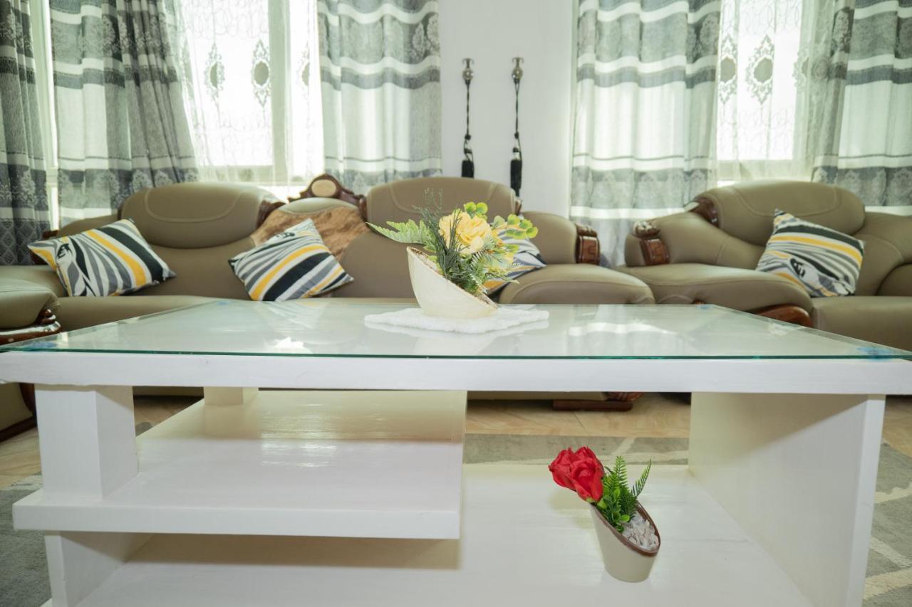 The City Block Apartment Μπουζουμπούρα Εξωτερικό φωτογραφία