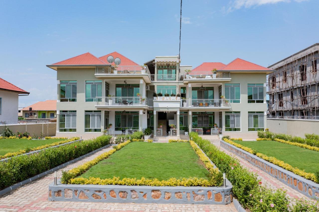 The City Block Apartment Μπουζουμπούρα Εξωτερικό φωτογραφία