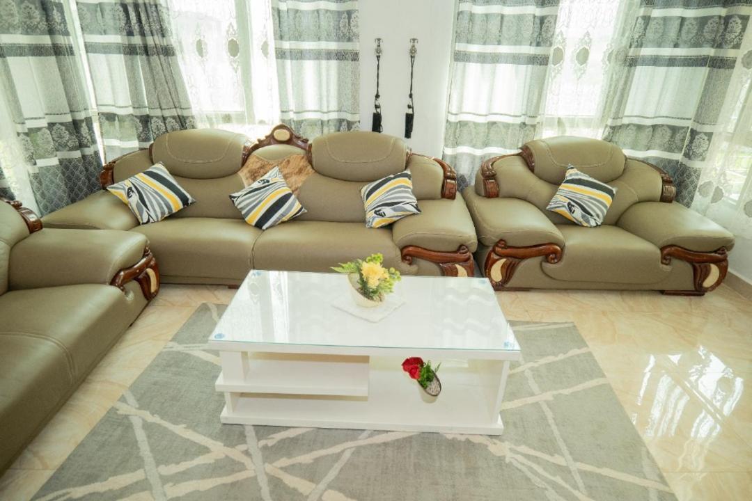 The City Block Apartment Μπουζουμπούρα Εξωτερικό φωτογραφία